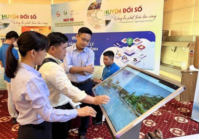 旅游部门在促销活动中采用数字技术。（图：越通社）