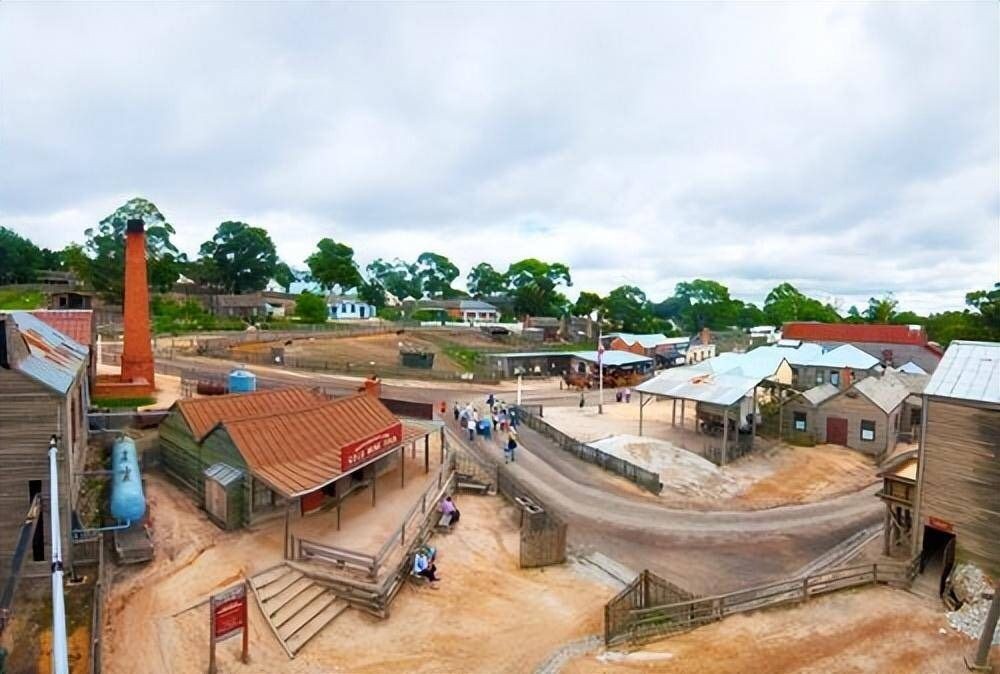 淘金小镇主题园区。