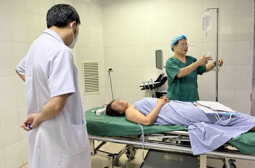 张氏玉使用草药治疗半个多月后，须住院进行骨折手术。