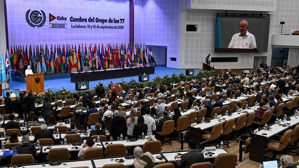 当地时间2023年9月16日，古巴哈瓦那，巴西总统卢拉·达席尔瓦在“77国集团和中国”峰会上发表演讲。（图：互联网）