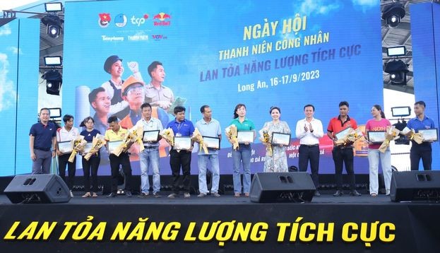 关照出口加工区与工业区青年