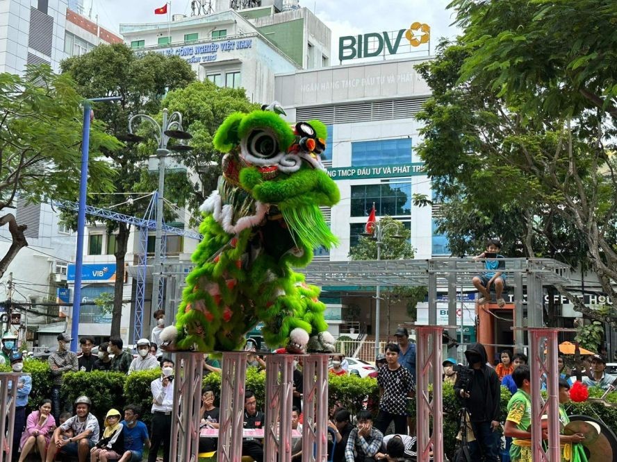 １８龙狮汇聚芹苴市竞赛