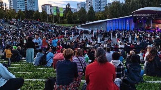 图为中秋晚会现场。（图：互联网）