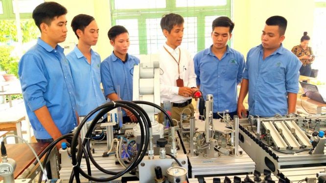 我国要培养适应新挑战人力资源。（示意图：互联网）