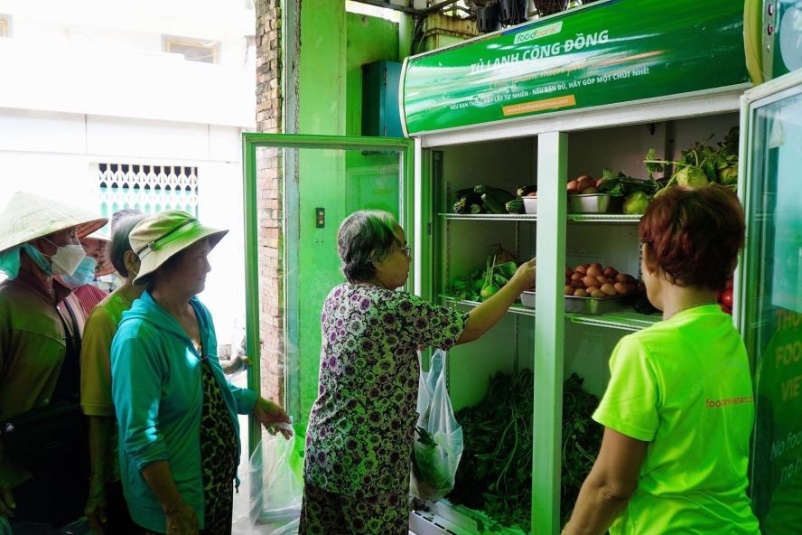 越南食品银行推出的“社群冰箱”。（图：丹芳）