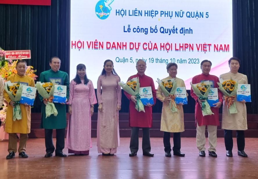 第五郡妇联会８位名誉会员公布。