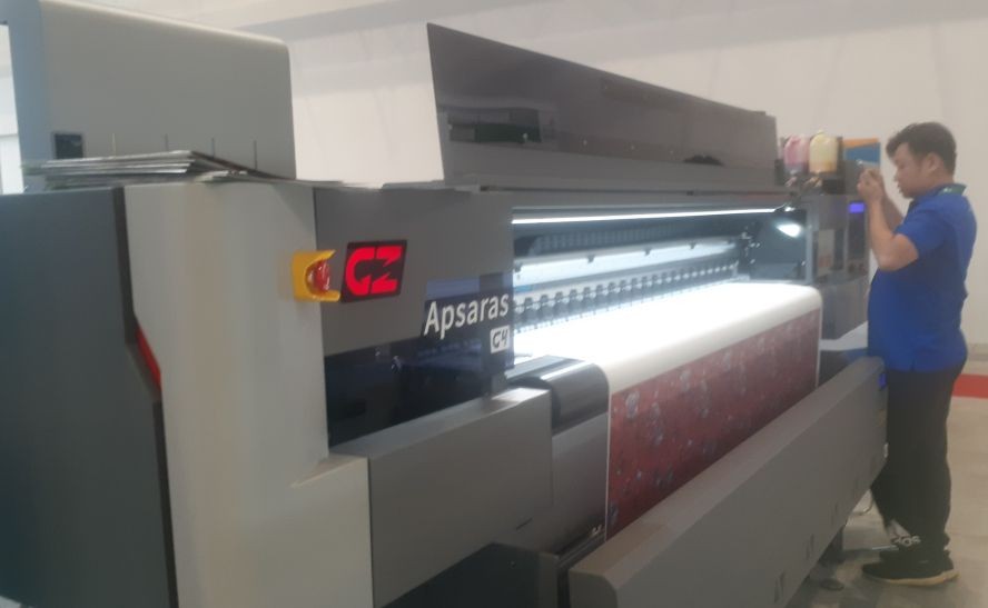 引进现代化机械设备也是企业创新理念之一。