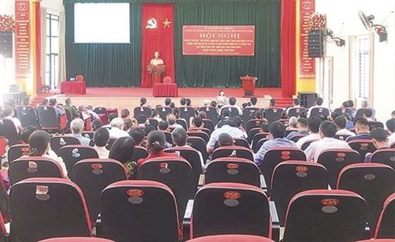 向特困地方同胞宣传、普及、教育法律。