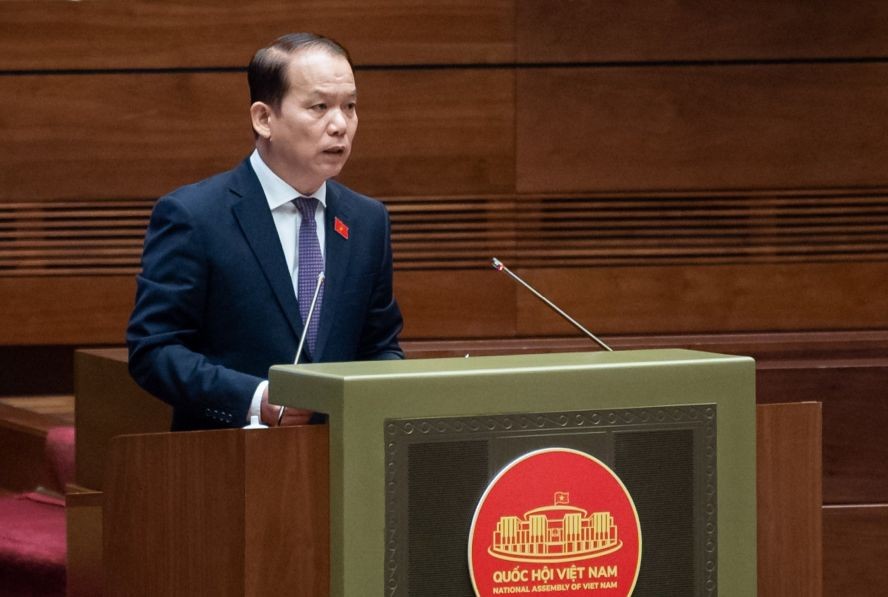 国会法律委员会主任黄青松在会议上发言。（图：周宇）