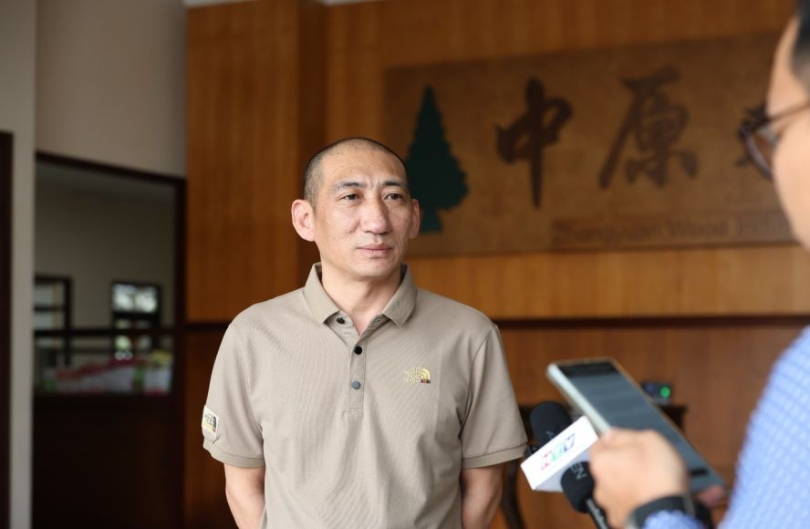 和善公司代表Hua Xue Zai先生