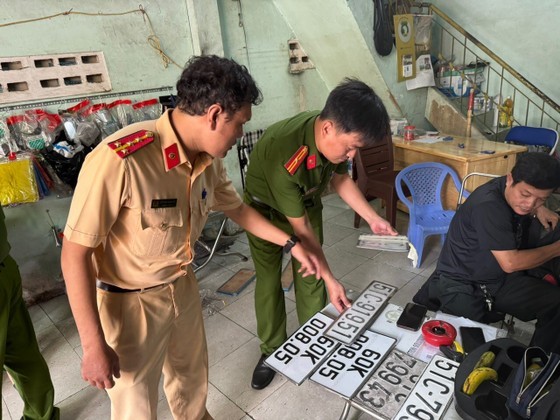 查处非法制作与贩卖车牌单位