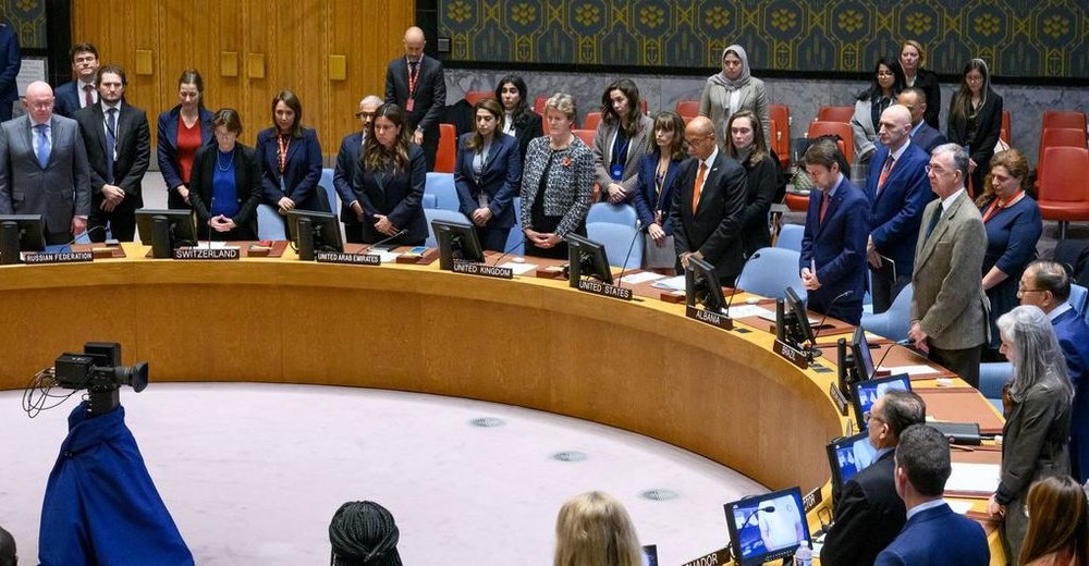 安理会举行一分钟默哀。（图：联合国）