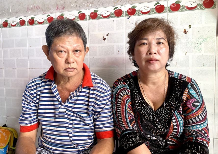 李虾仔（左）和外甥陈金莲。