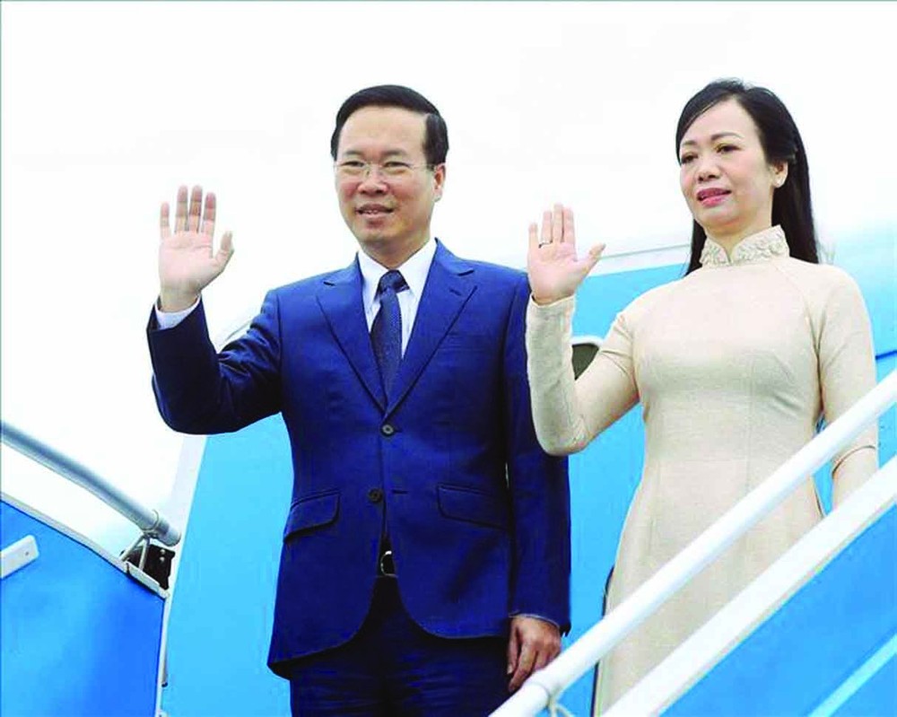 国家主席武文赏偕同夫人启程前往美国出席APEC领导人会议周及开展双边活动。（图：越通社）