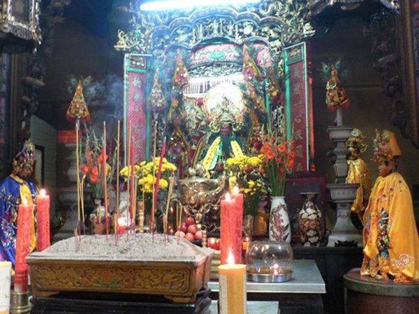 福安会馆内供奉的神明。