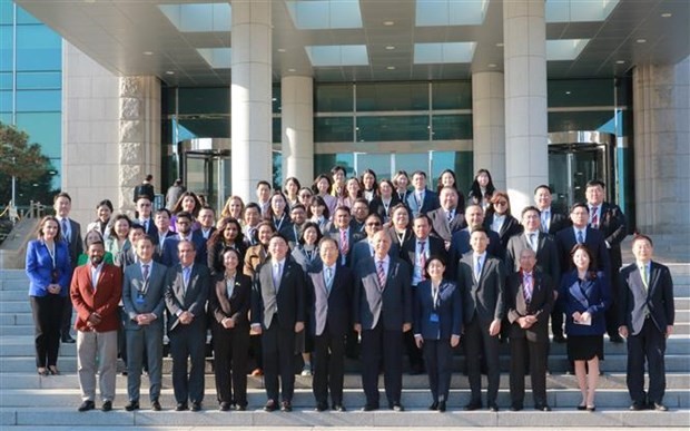 与会代表合影。（图：越通社）