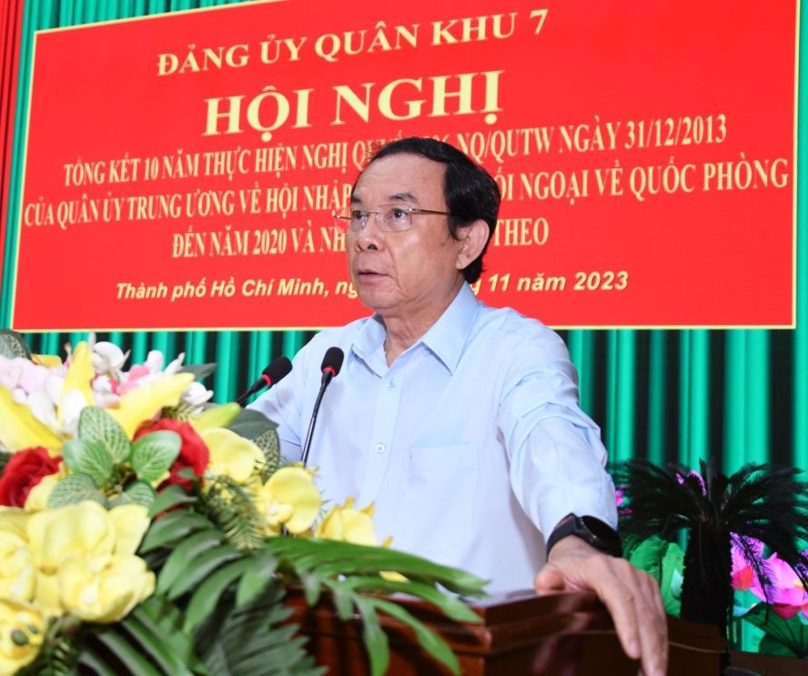 市委书记阮文年在会上致词。（图：俊英）