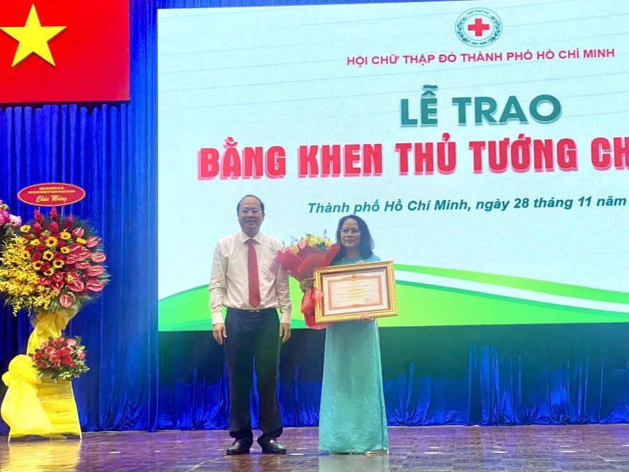 市彩票建设公司荣获政府总理颁发奖状。