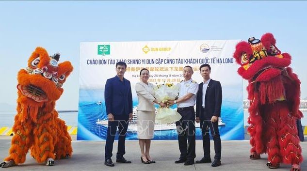 广宁迎来今年首批乘坐邮轮中国游客团