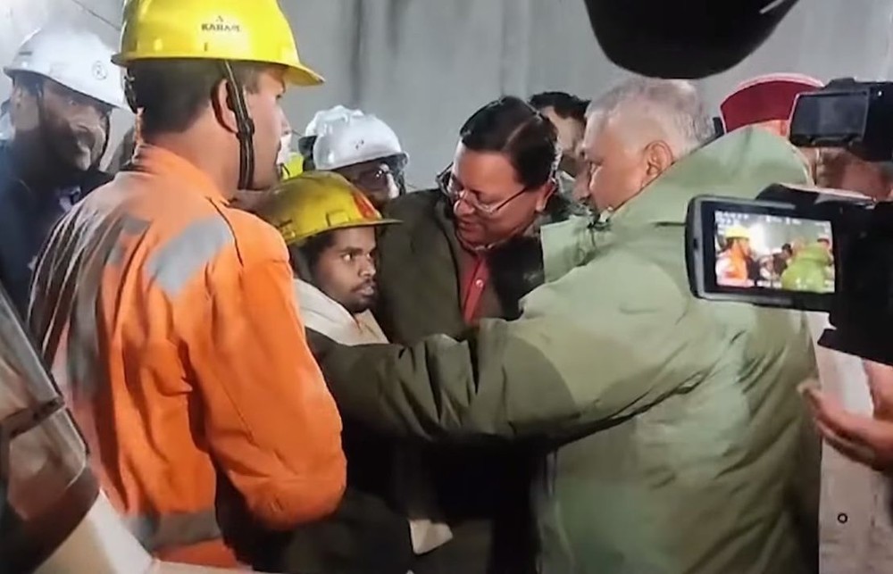 印度隧道坍塌事故被困 41 工人全部获救
