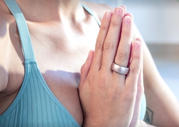 智能戒指能监测用家各项体征，包括睡眠质量。