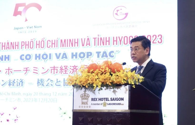 市人委会副主席阮文勇致开幕辞。（图：越通社）