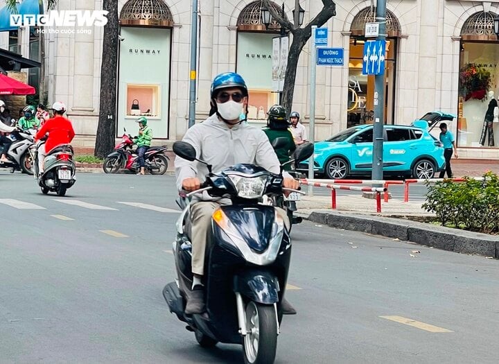 胡志明市今天和未来数天的天气预报：白天多云少雨，阳光充足，最高温度34度，夜间和清晨较凉快。（示意图：VTC News）