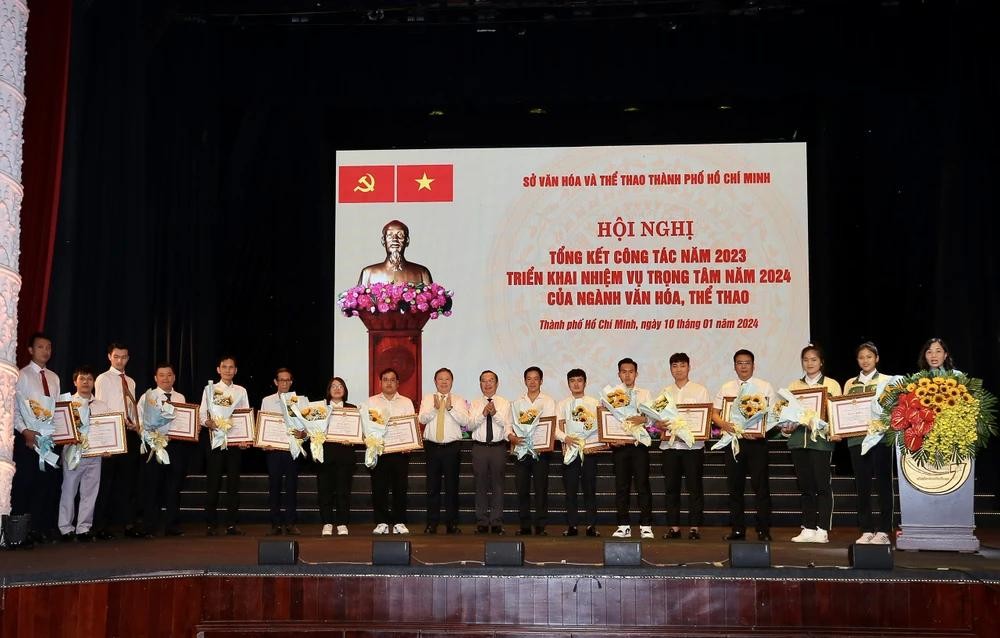 本市表彰亚运会取得出色成绩人士