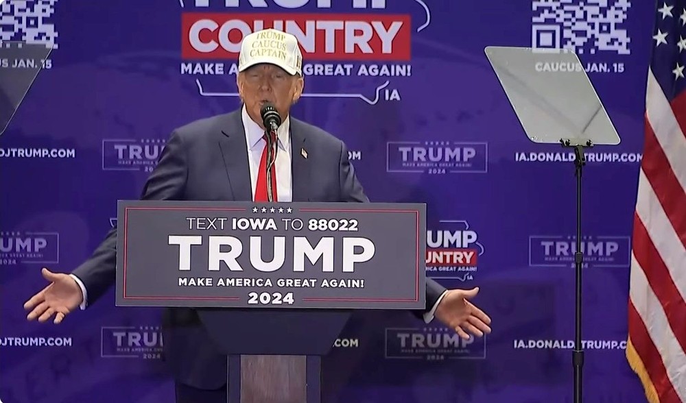 美前总统特朗普14日在艾奥瓦州印第安诺拉市举行造势集会。（图：视频截图）