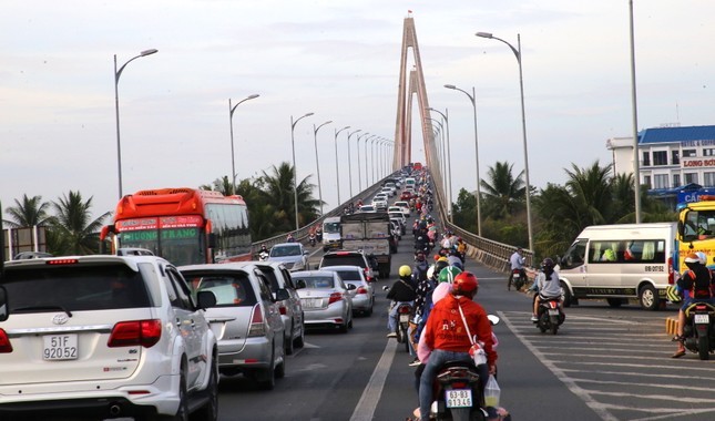 迪庙桥逢节日假期经常发生拥堵。（图：日辉）