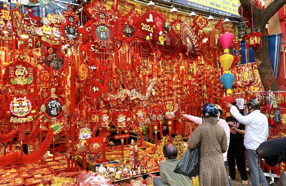 春节临近 年市活跃