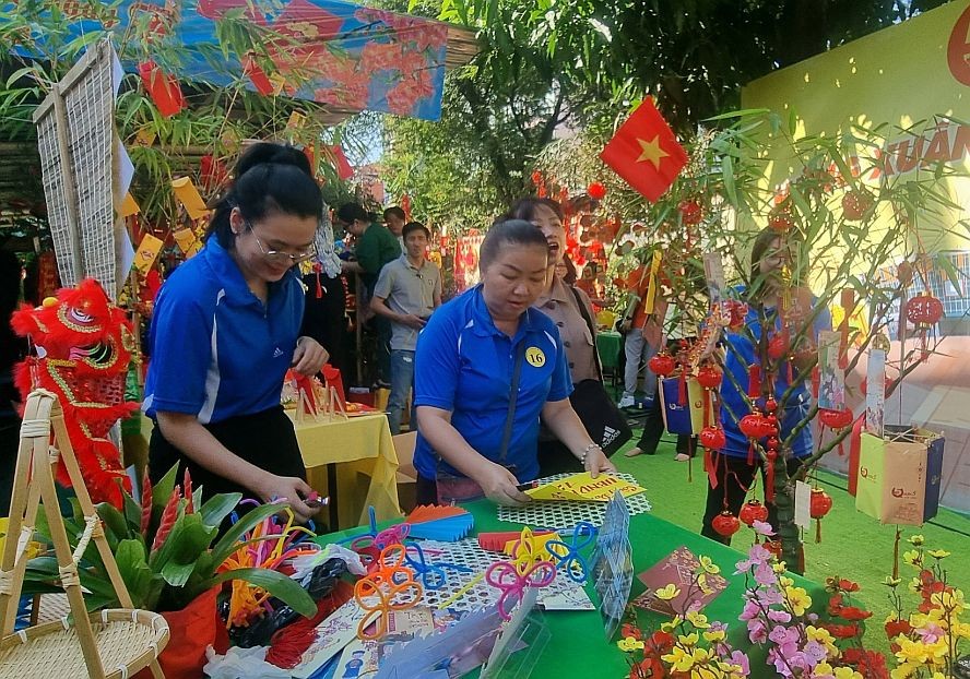 让职工欢度春节