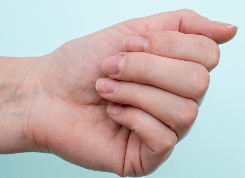 指甲健康状况怎么看？