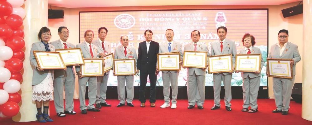 第五郡东医会执委获表彰。