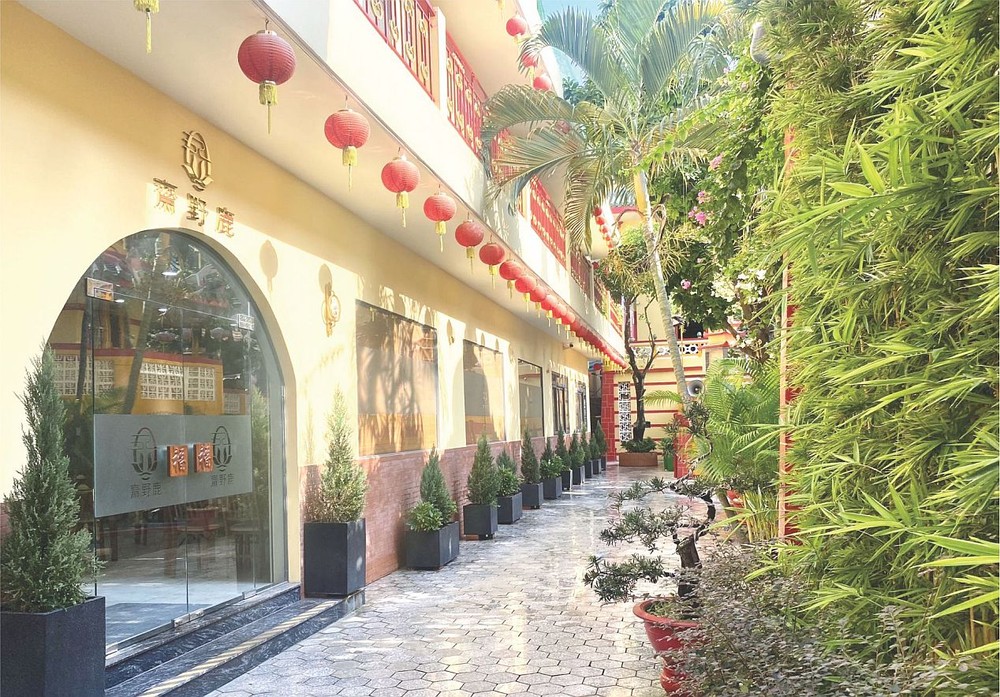 龙华寺“鹿野斋”素食馆。