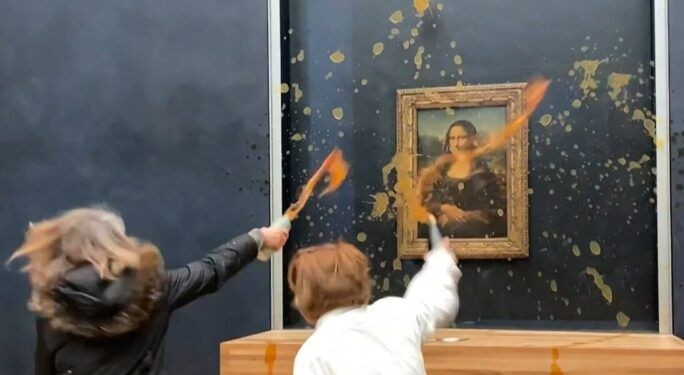 《蒙娜丽莎》名画被泼南瓜汤