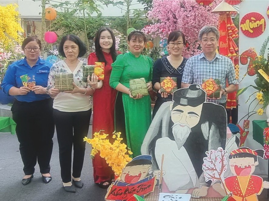 关照妇女和孤儿过好春节