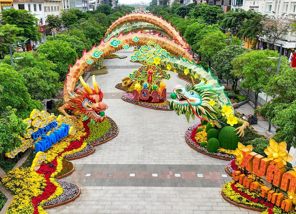 阮惠春花街全景。