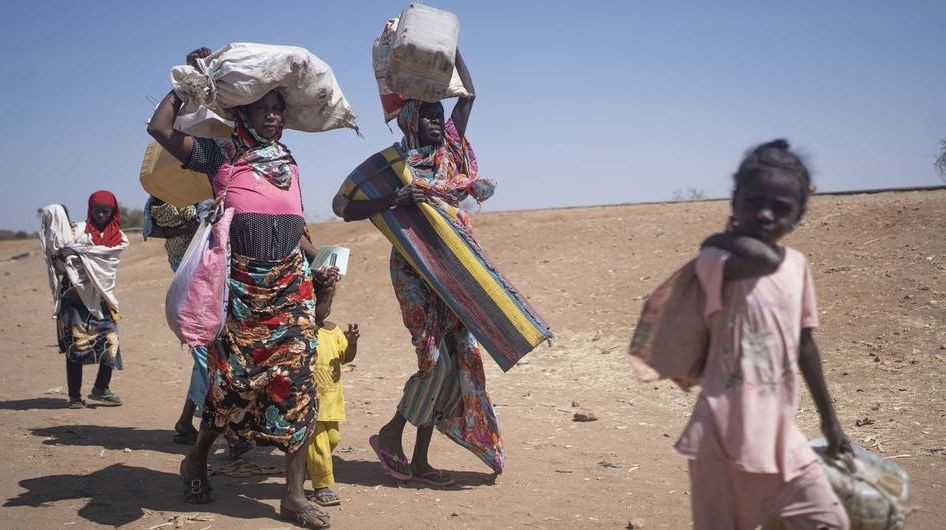 逃离苏丹战事的家庭抵达南苏丹。（图：联合国）