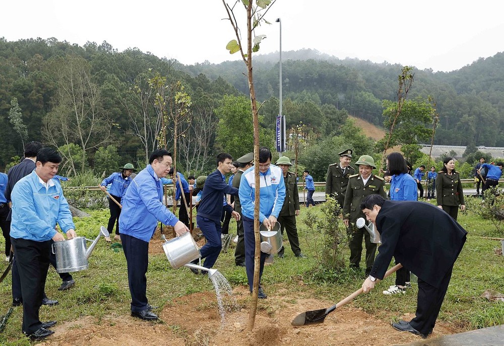 国会主席王廷惠发起 2024 年“青年月”