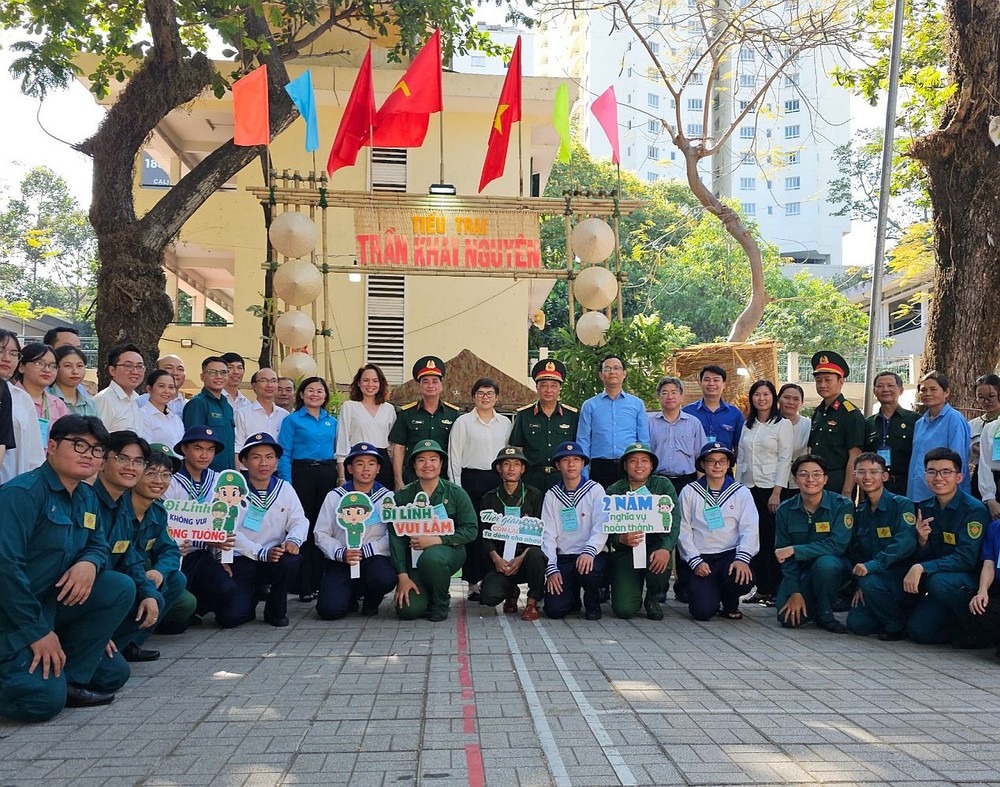第五郡举办从军露营节。