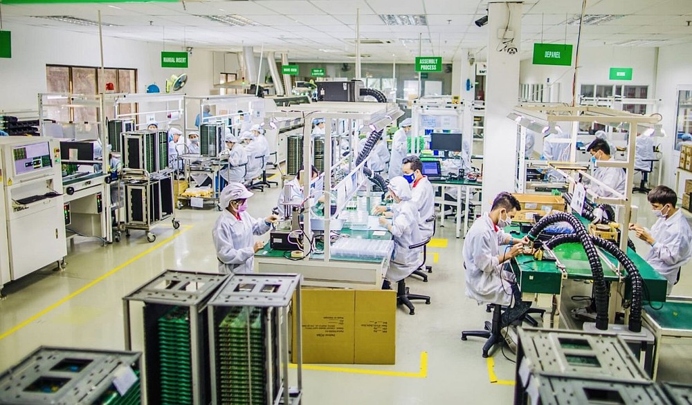 图为东西工业（越南）有限公司生产车间一隅。