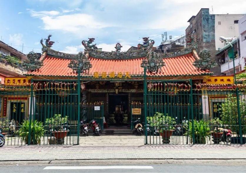 位于第五郡阮廌街霞漳会馆。