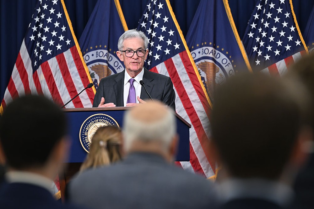 2024年3月20日，美联储主席鲍威尔在FOMC 新闻发布会上回答记者提问。（图：互联网）