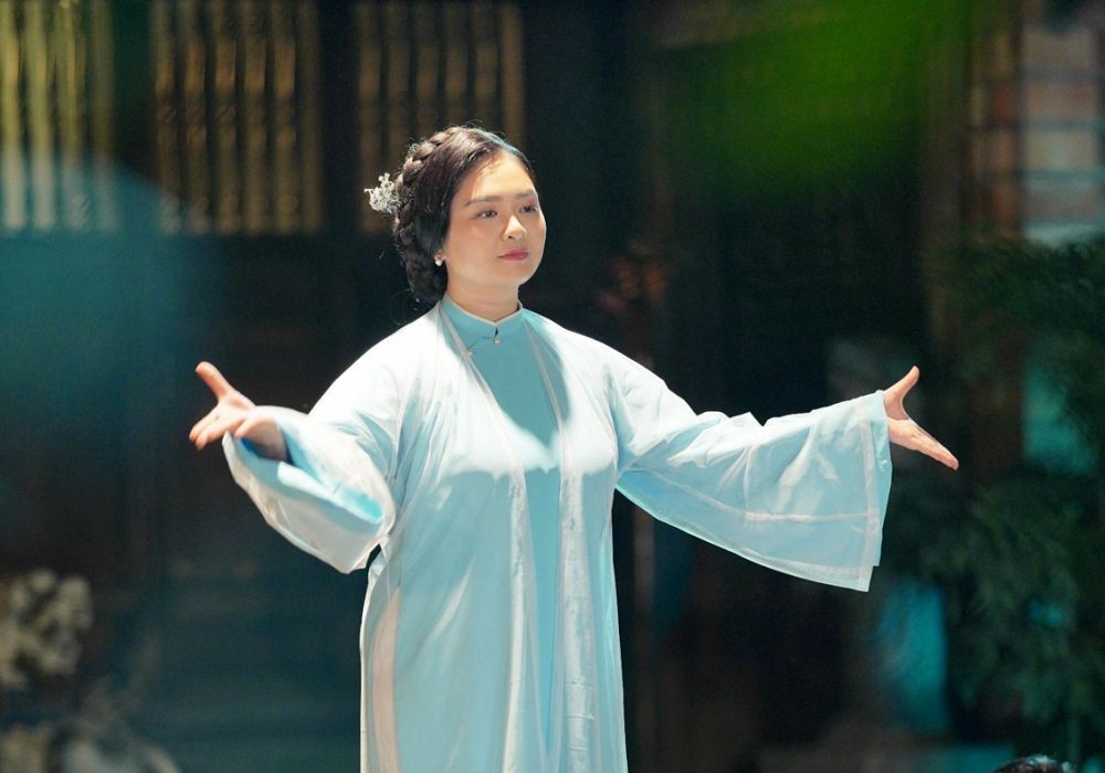 歌手善仁最新推出的音乐短片《氏敬》。