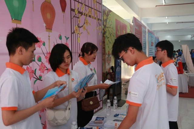 选择正确、符合趋势的专业有助于年轻人避免未来失业情况。