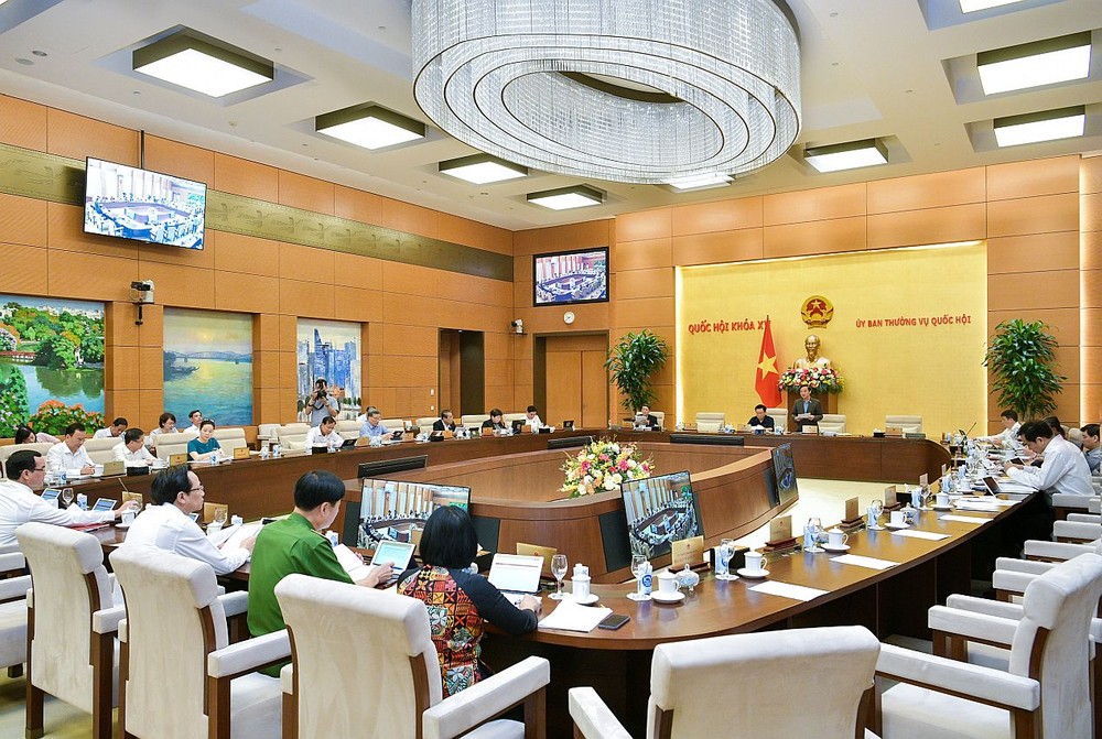 国会常委会法律专题会议闭幕