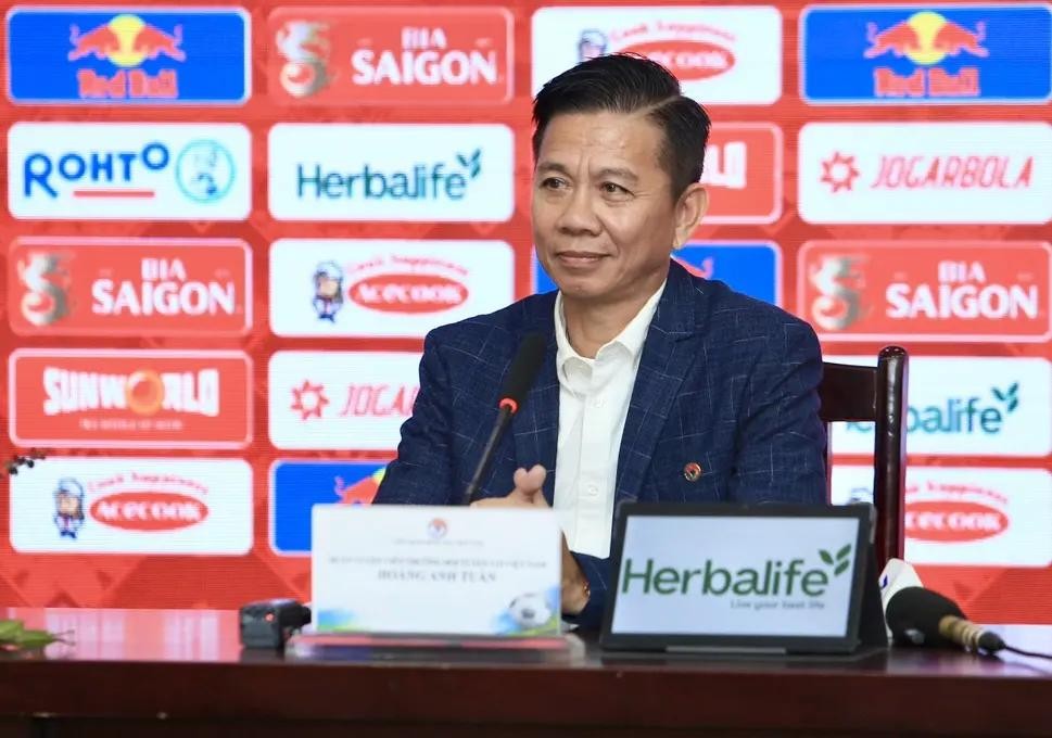 U23 队主教练黄英俊。（图：Đ.C）