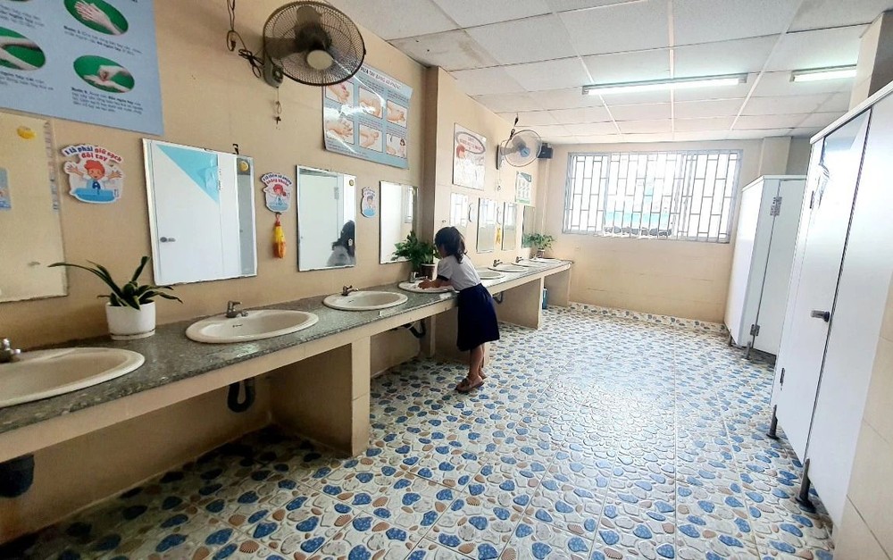 第十一郡征侧小学卫生间像酒店一样漂亮。