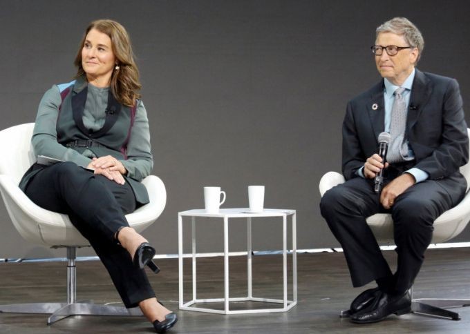 梅琳达（左）宣布退出和前夫盖茨共同创办的慈善基金会。（图：路透社）